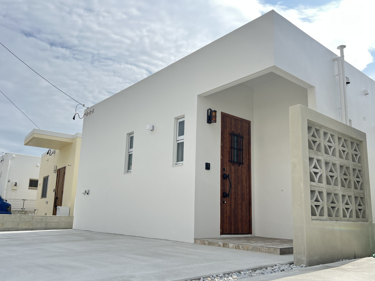 うるま市塩屋1:2号棟外観